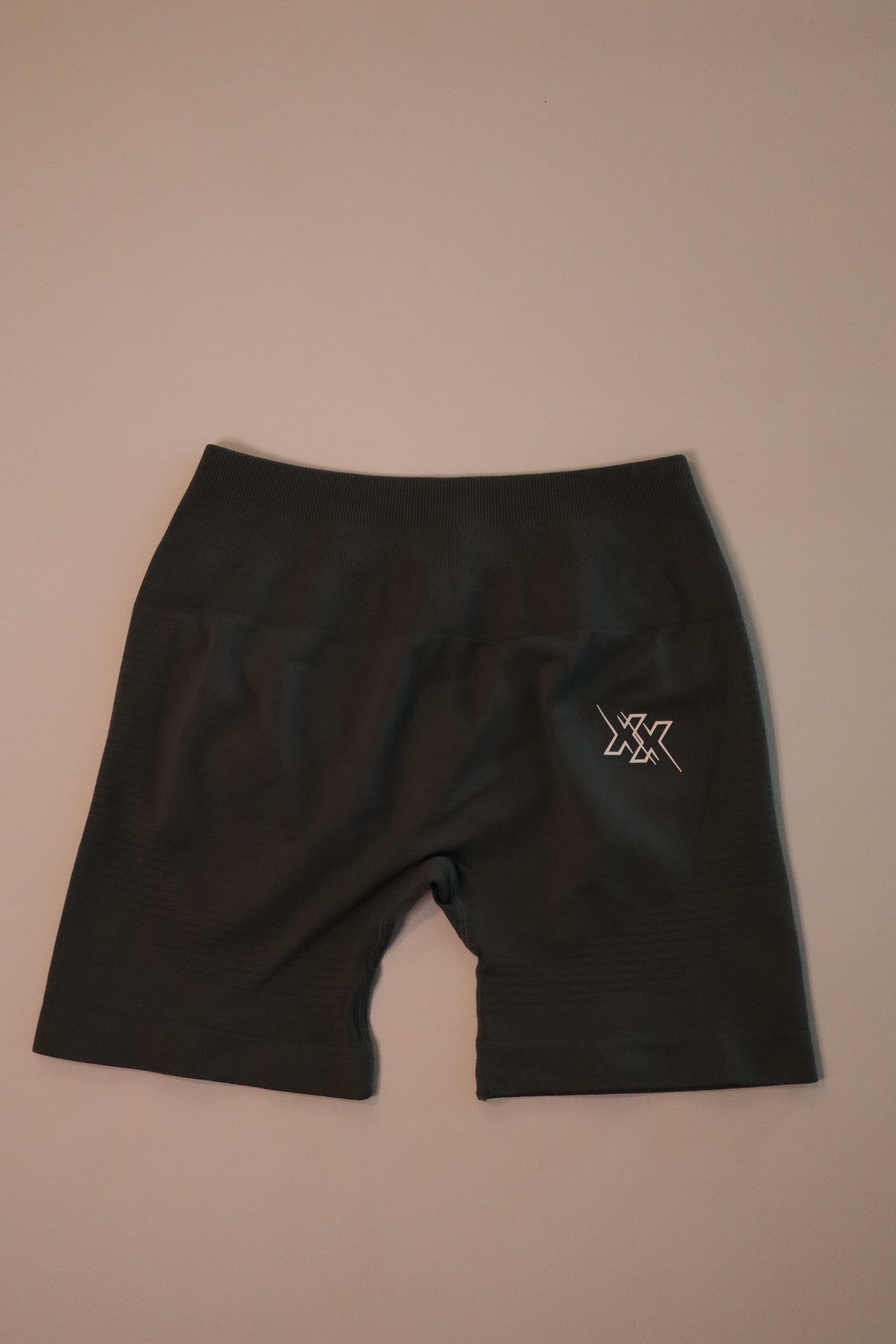 Rose Short Ash Grey