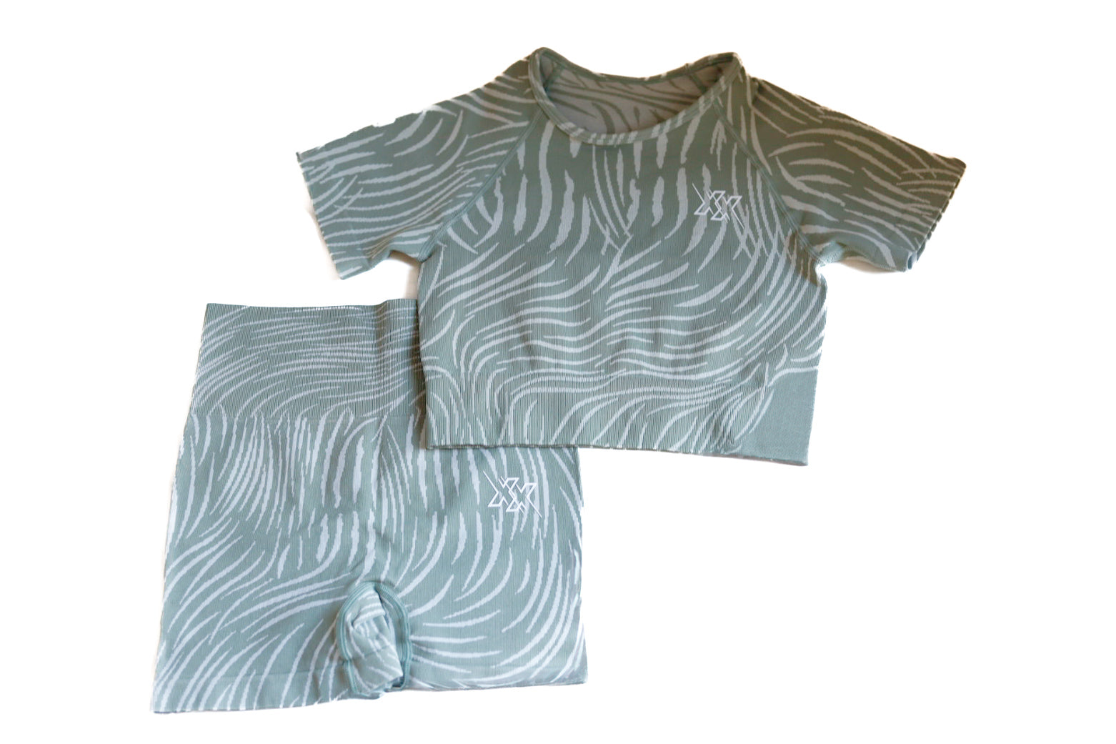 Animal short green